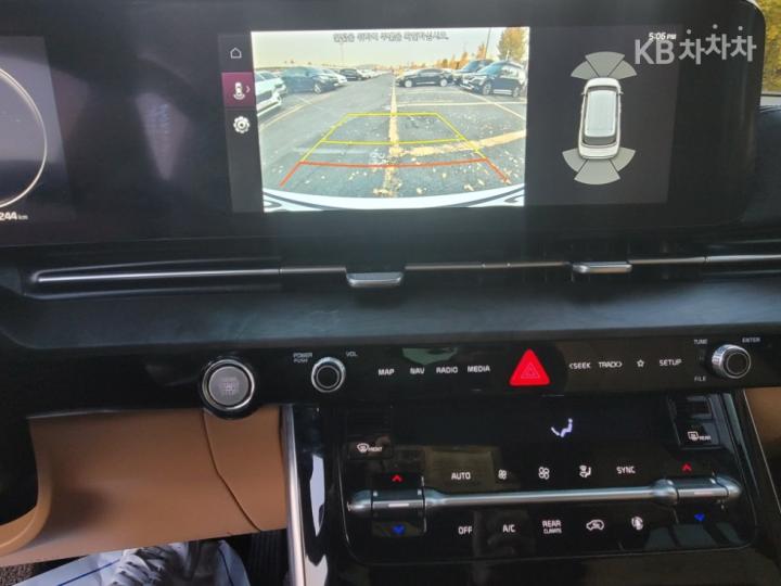 Kia Carnival D2.2 Prestige 10