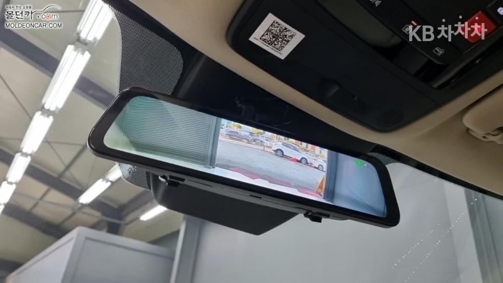 2023 - kia carnival