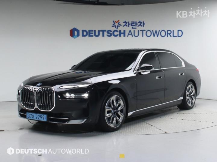 BMW i7 xDrive 60 — foto 1