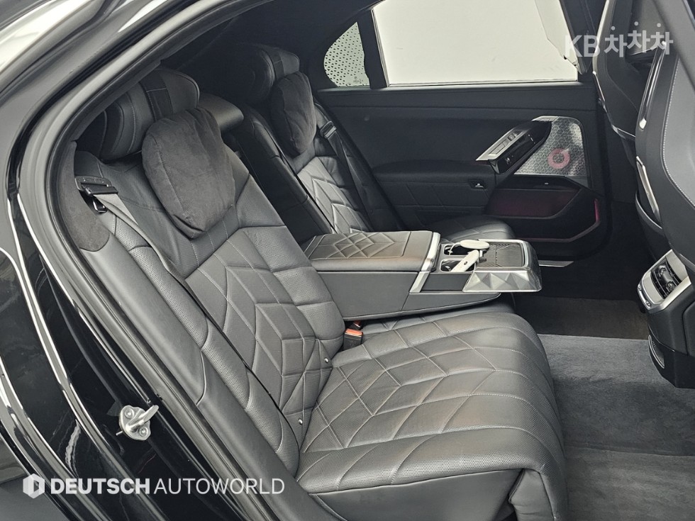 BMW i7 — miniaturë 12
