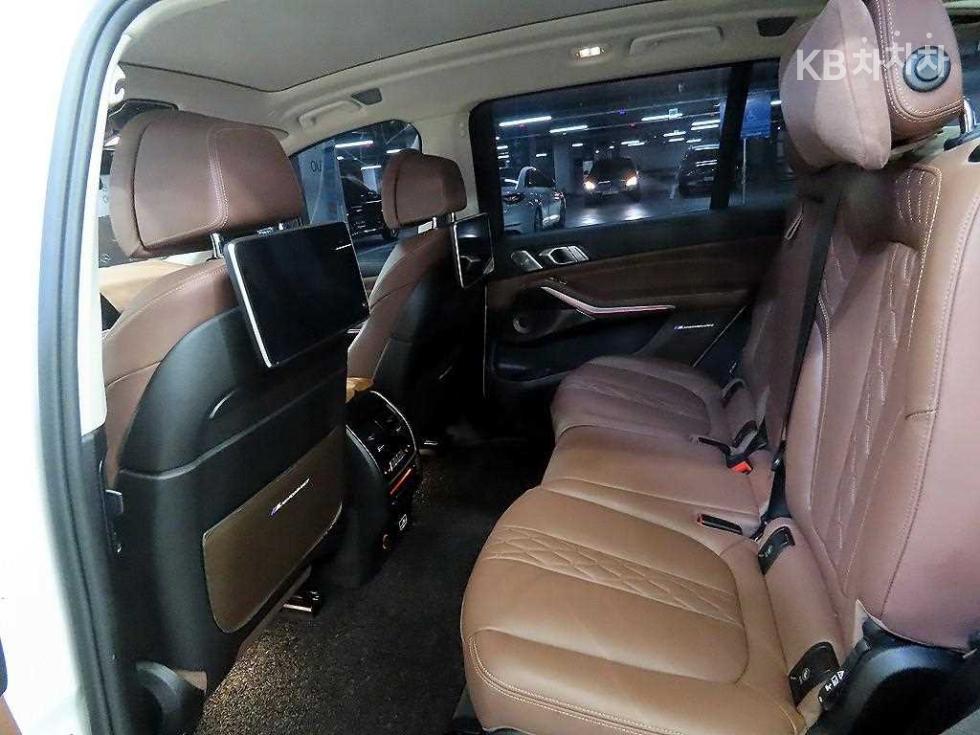 BMW X7 — miniaturë 7