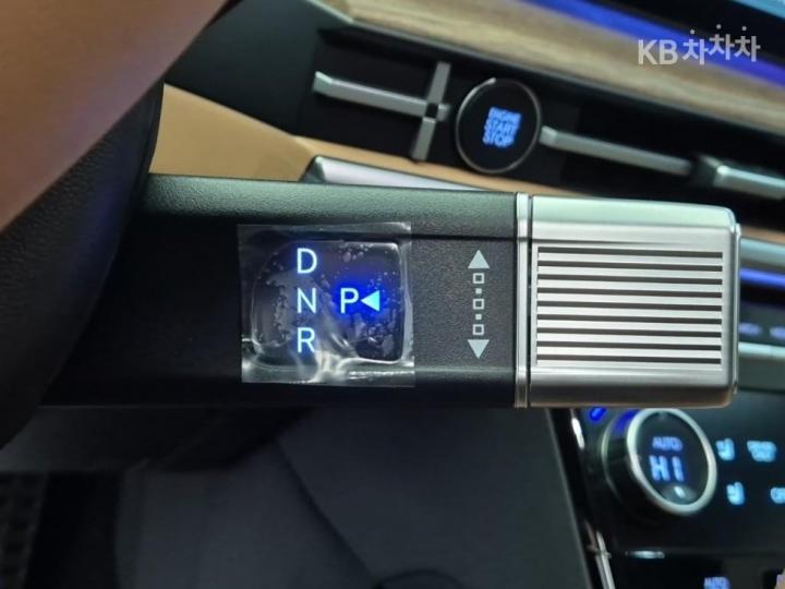 Hyundai Santa Fe 1.6T HEV 2WD Prestige Plus - фото 8