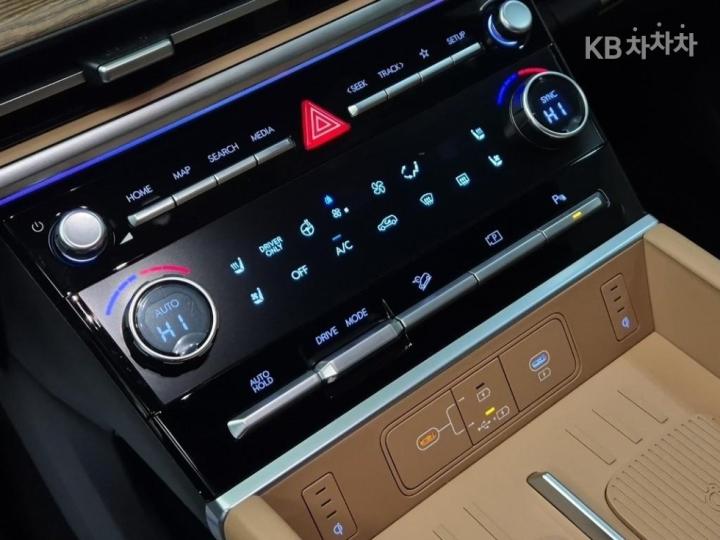 Hyundai Santa Fe 1.6T HEV 2WD Prestige Plus - фото 16