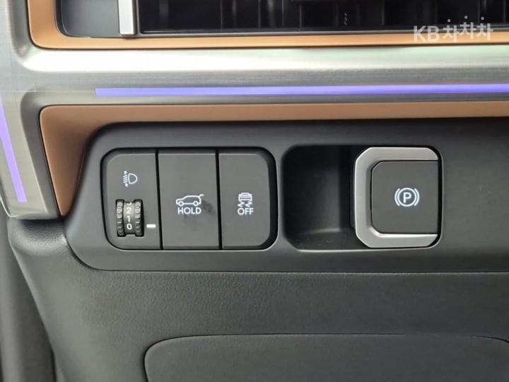 Hyundai Santa Fe 1.6T HEV 2WD Prestige Plus - фото 17