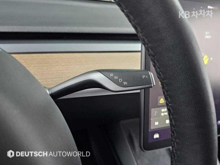 Tesla Model Y Standard Range 10