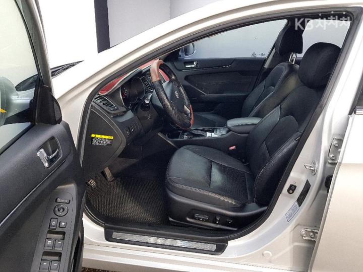 Kia K7 LPI VG270 Prestige 9