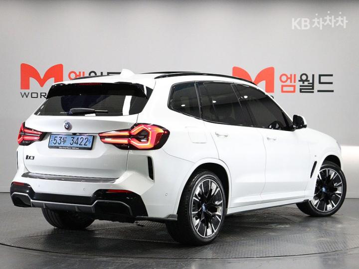 BMW iX3 G08 M Sport Package 4