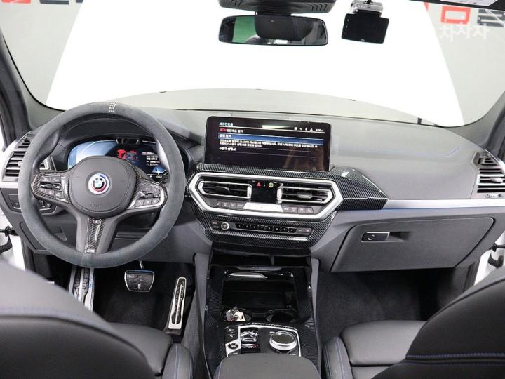 BMW iX3 G08 M Sport Package 8