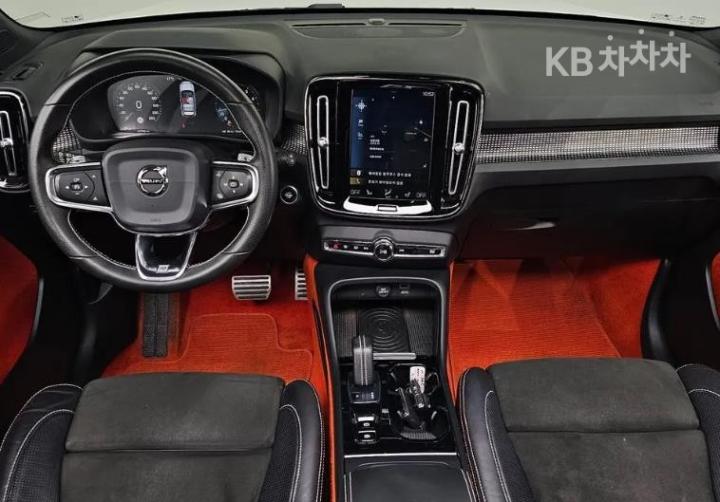 Volvo XC40 T4 AWD R-Design 6