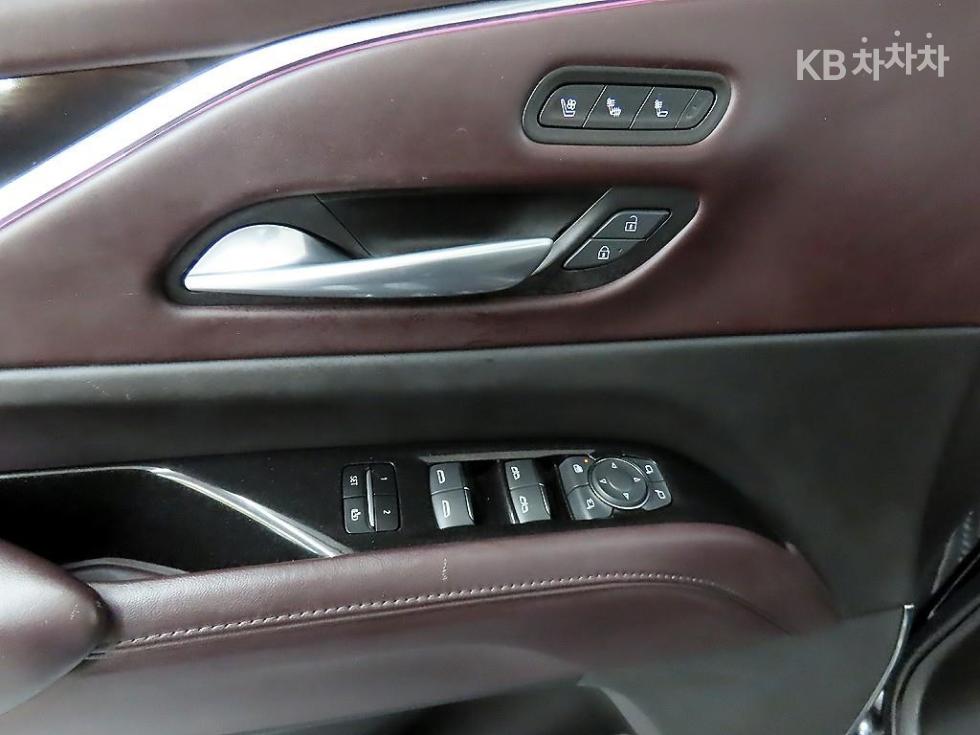 Cadillac Escalade — miniaturë 11