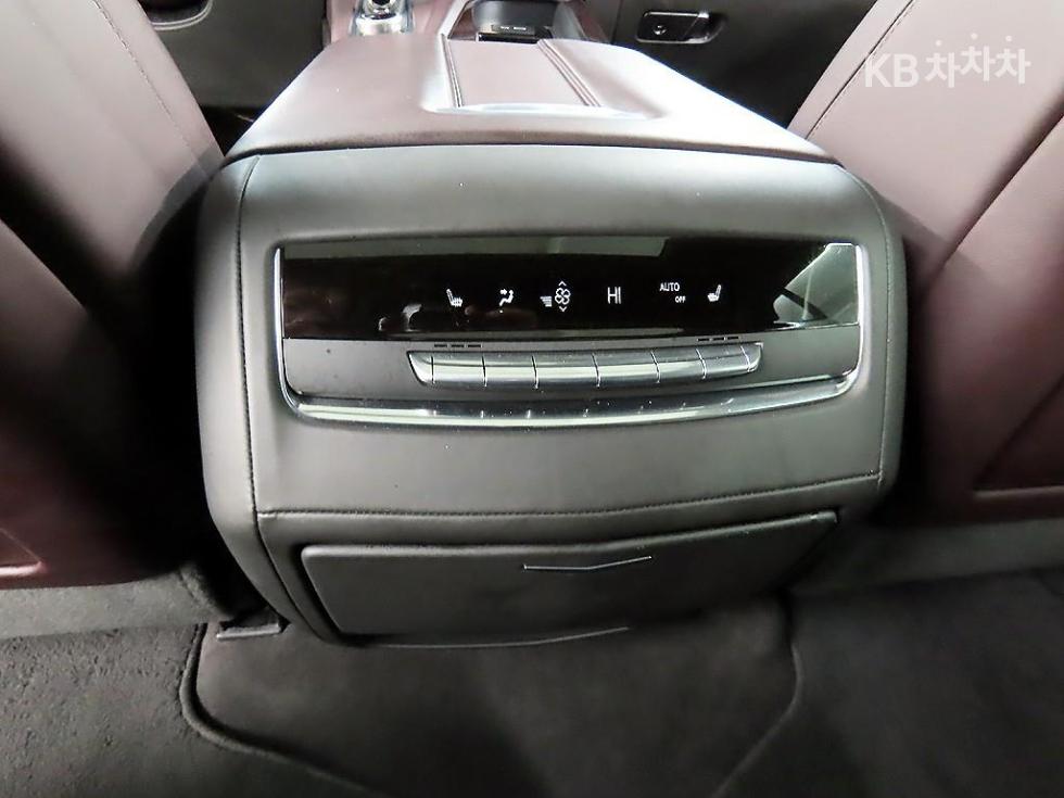 Cadillac Escalade — miniaturë 13