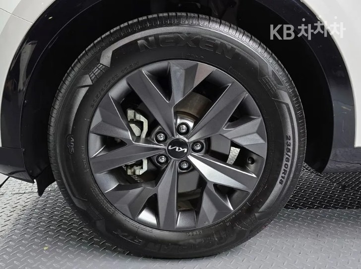 2023 - kia sportage