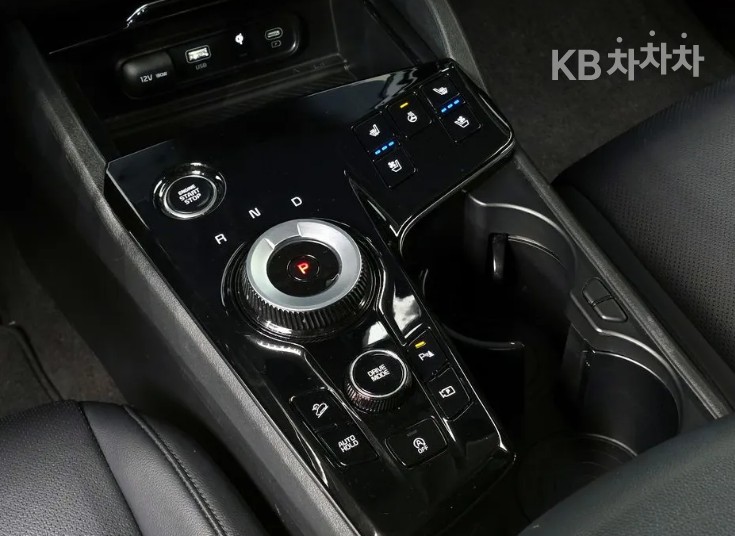 2023 - kia sportage