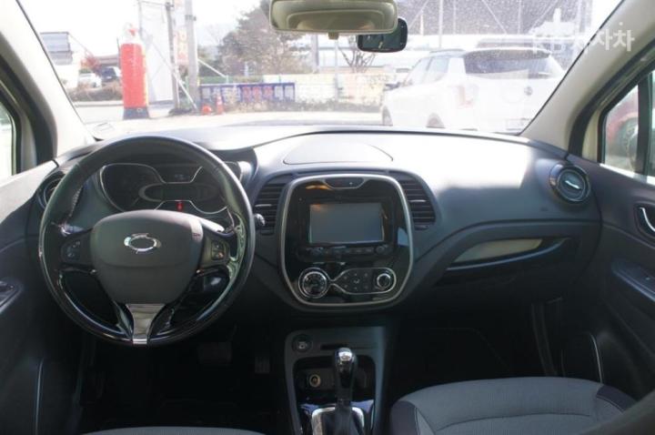 Renault QM3 RE Signature 8