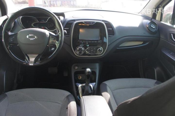 Renault QM3 RE Signature 9