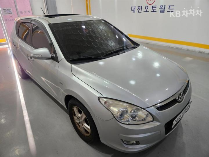 Hyundai i30 1.6 VVT Luxury 7