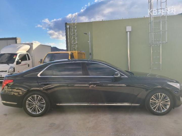 Genesis EQ900 3.8 GDI AWD Premium Luxury 5