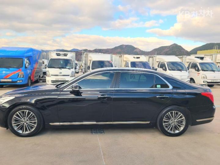 Genesis EQ900 3.8 GDI AWD Premium Luxury 9