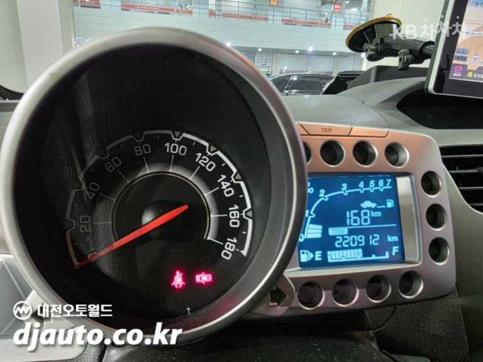 Chevrolet Spark — miniaturë 11