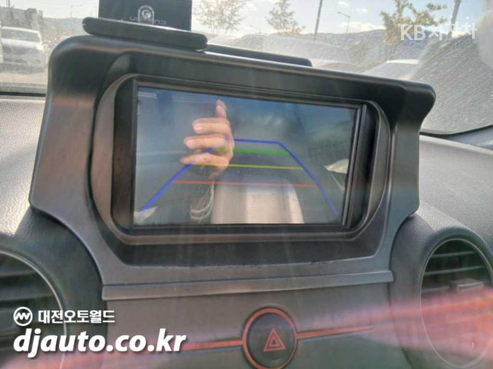 Kia Carens — miniaturë 14