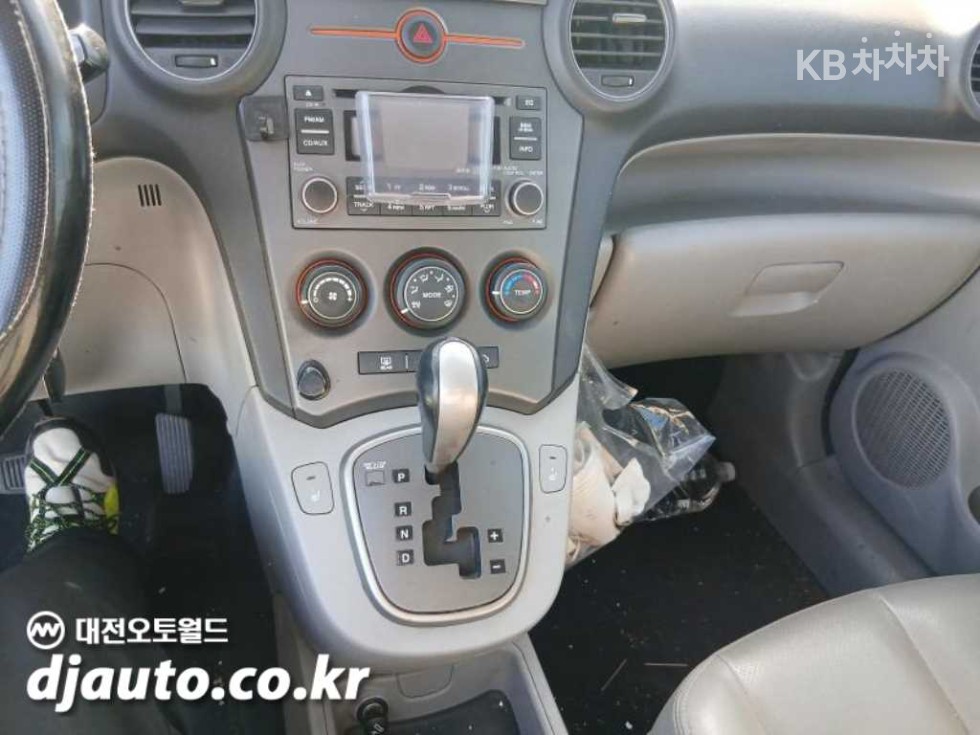 Kia Carens — miniaturë 15