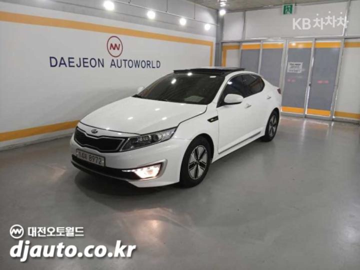 Kia K5 Hybrid Deluxe 3