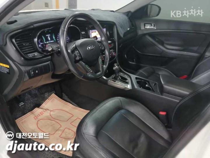 Kia K5 Hybrid Deluxe 10