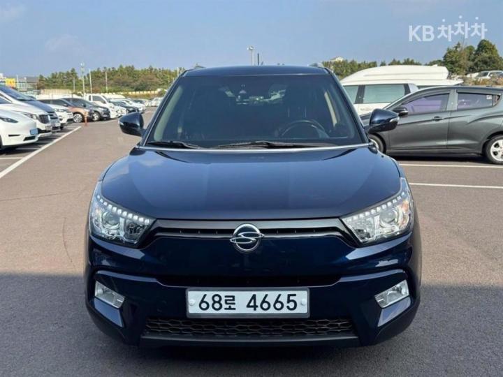 KG Mobility (Ssangyong) Tivoli Diesel LX Base Type 4