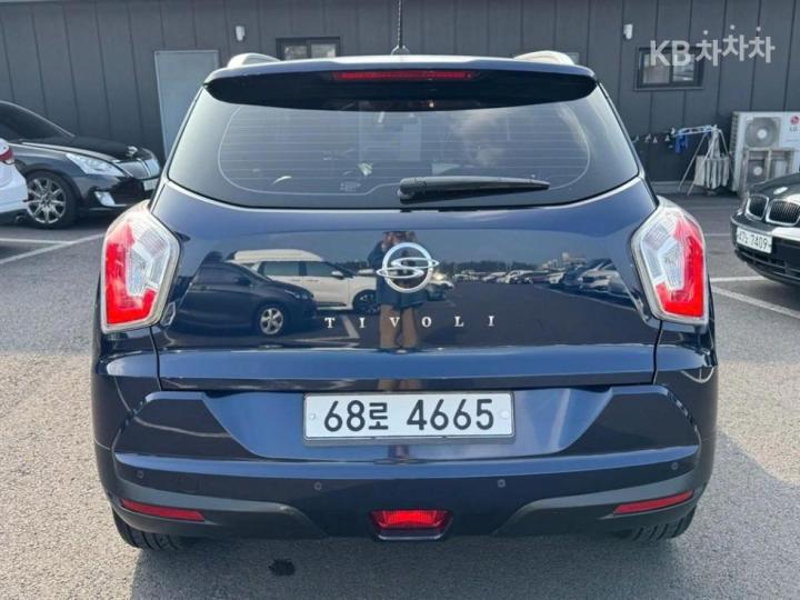 KG Mobility (Ssangyong) Tivoli Diesel LX Base Type 5