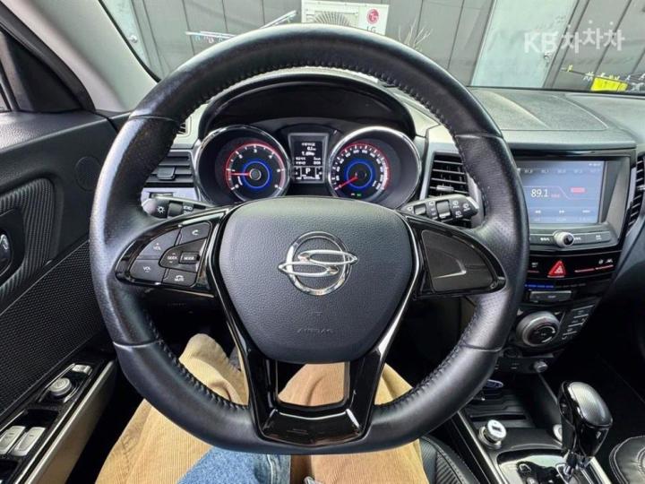 KG Mobility (Ssangyong) Tivoli Diesel LX Base Type 8