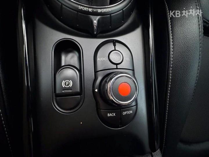 Mini Clubman 1.5 Cooper Base Type 9