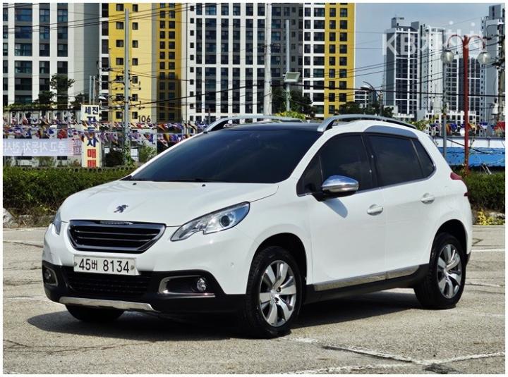 Peugeot 2008 1.6 e-HDi Feline L 2