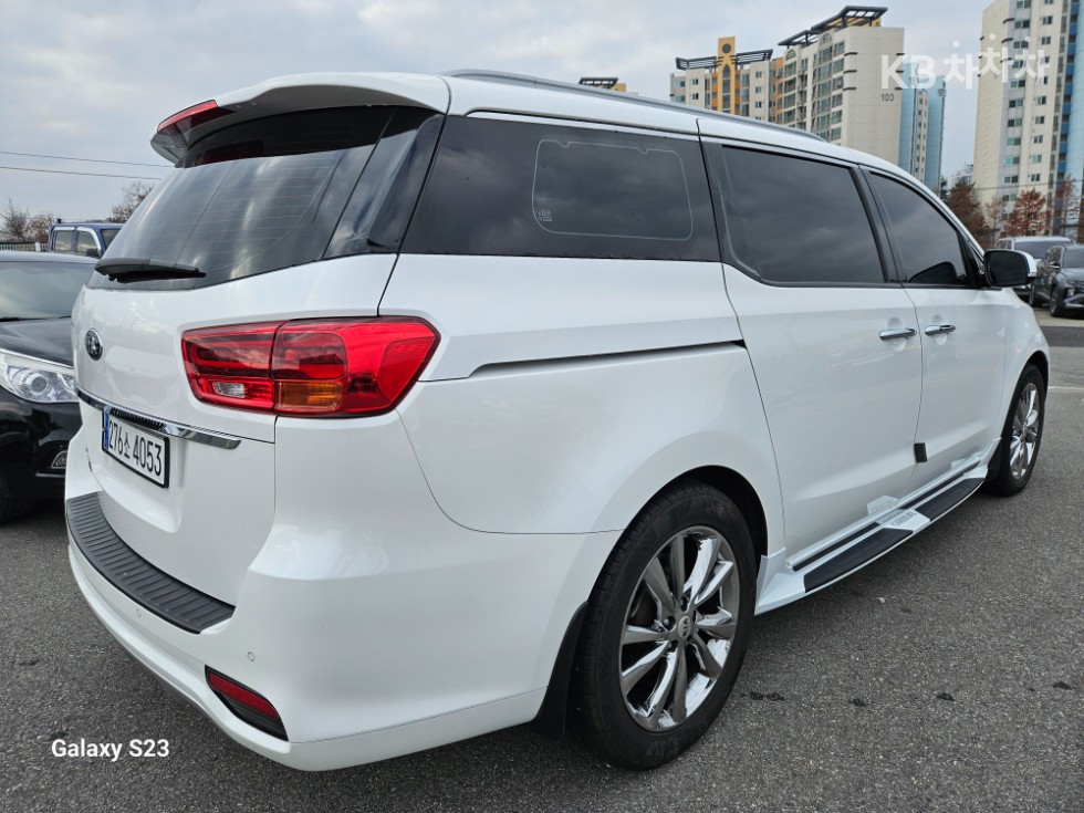 2020 - kia carnival