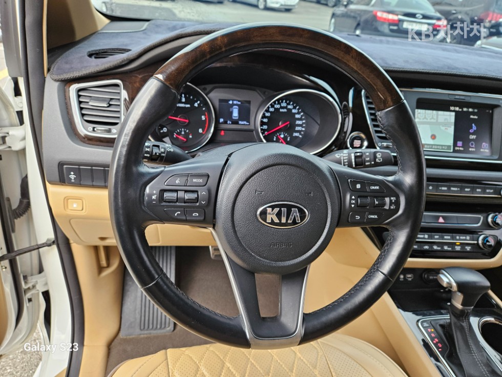 2020 - kia carnival