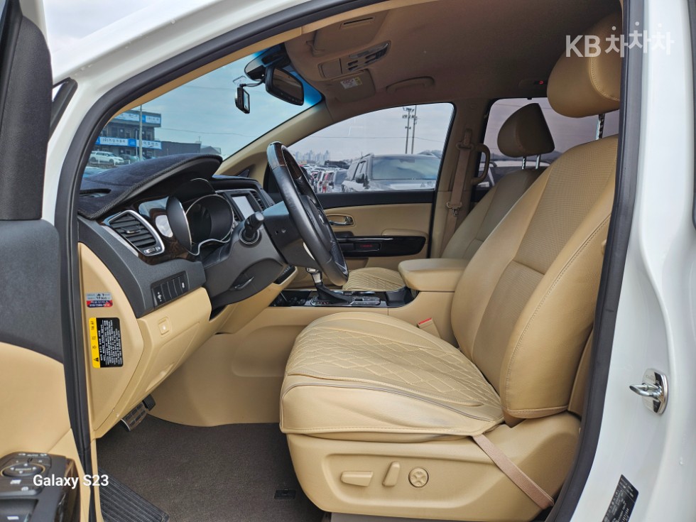 2020 - kia carnival