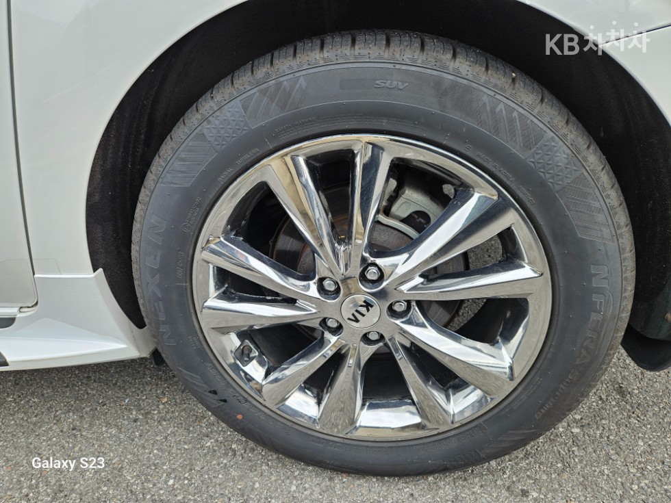 2020 - kia carnival