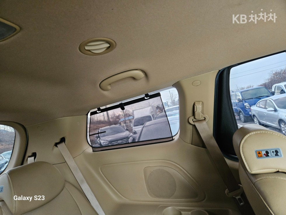 2020 - kia carnival