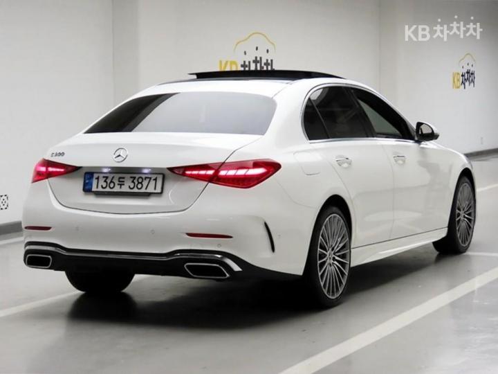 Mercedes-Benz C-Class C300 AMG Line - фото 4