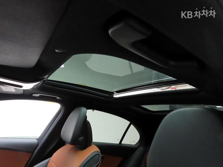 Mercedes-Benz C-Class C300 AMG Line - фото 16