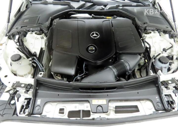 Mercedes-Benz C-Class C300 AMG Line - фото 20