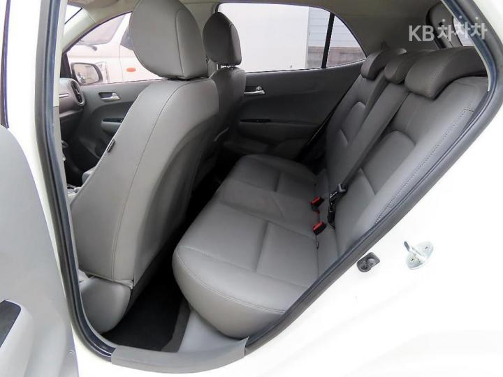 Kia Morning Urban JA 1.0 Gasoline Prestige 7