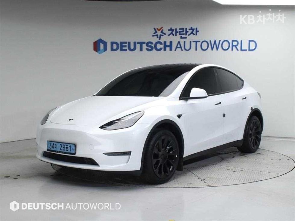 Tesla Model Y Long Range - фото 1