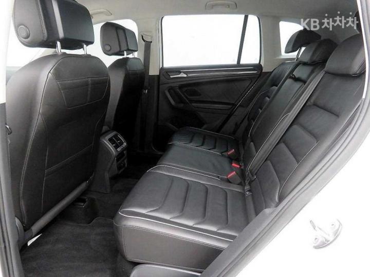 Volkswagen Tiguan 2.0 TDI Prestige - фото 9
