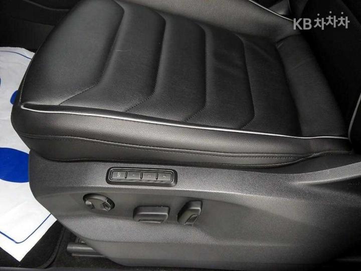 Volkswagen Tiguan 2.0 TDI Prestige - фото 16