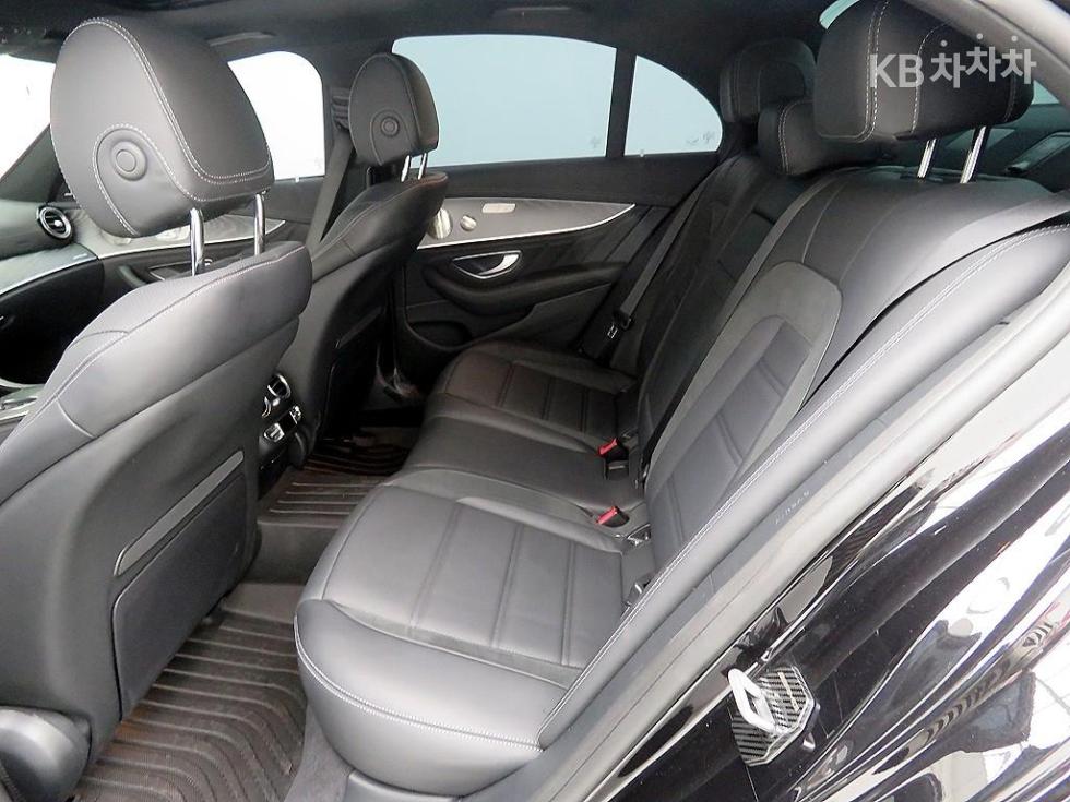 Mercedes-Benz E-klasse — miniaturë 7