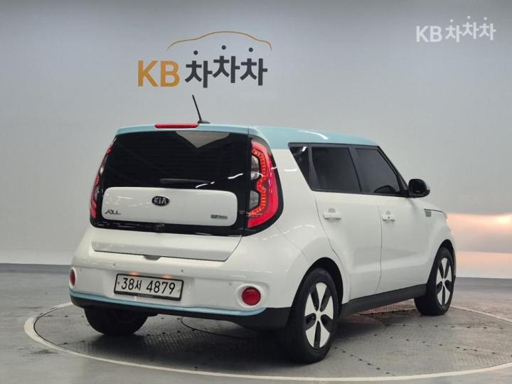 Kia Soul EV 4
