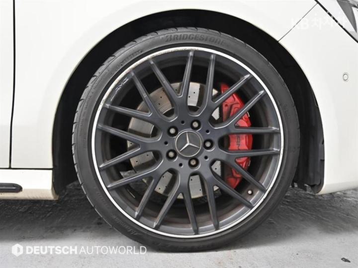 Mercedes-Benz CLA-Class CLA45AMG 4Matic C117 6