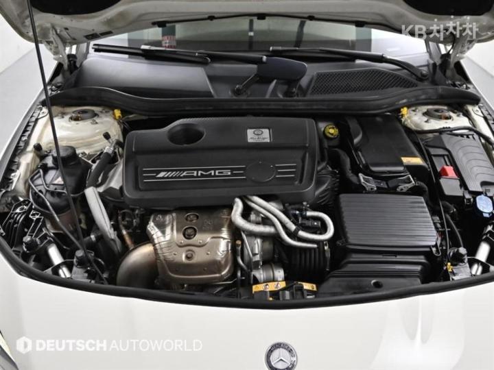 Mercedes-Benz CLA-Class CLA45AMG 4Matic C117 7