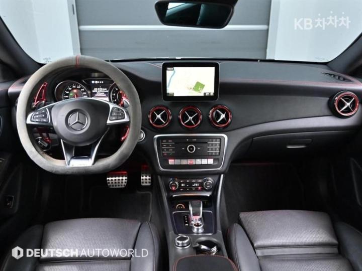 Mercedes-Benz CLA-Class CLA45AMG 4Matic C117 8