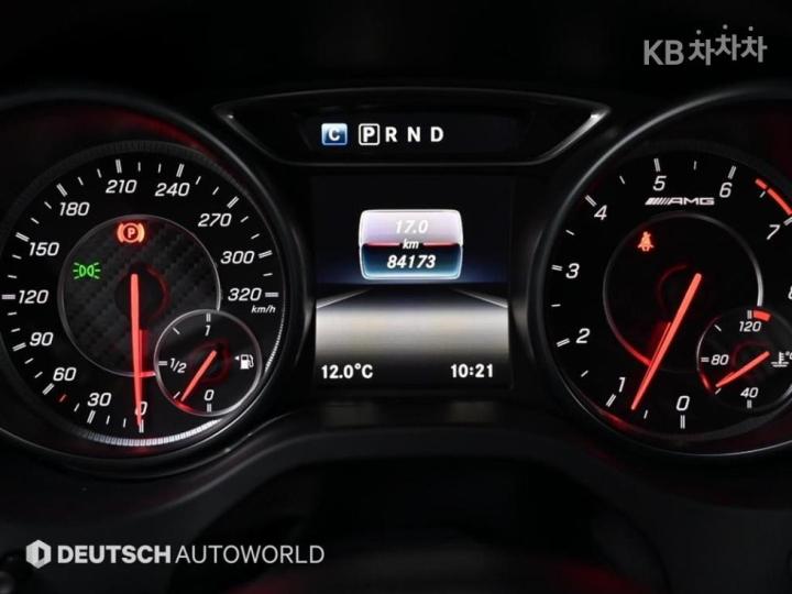 Mercedes-Benz CLA-Class CLA45AMG 4Matic C117 9